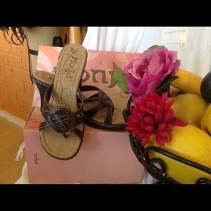 New slide HEELS brown size 8 from MUDD 😍❤️